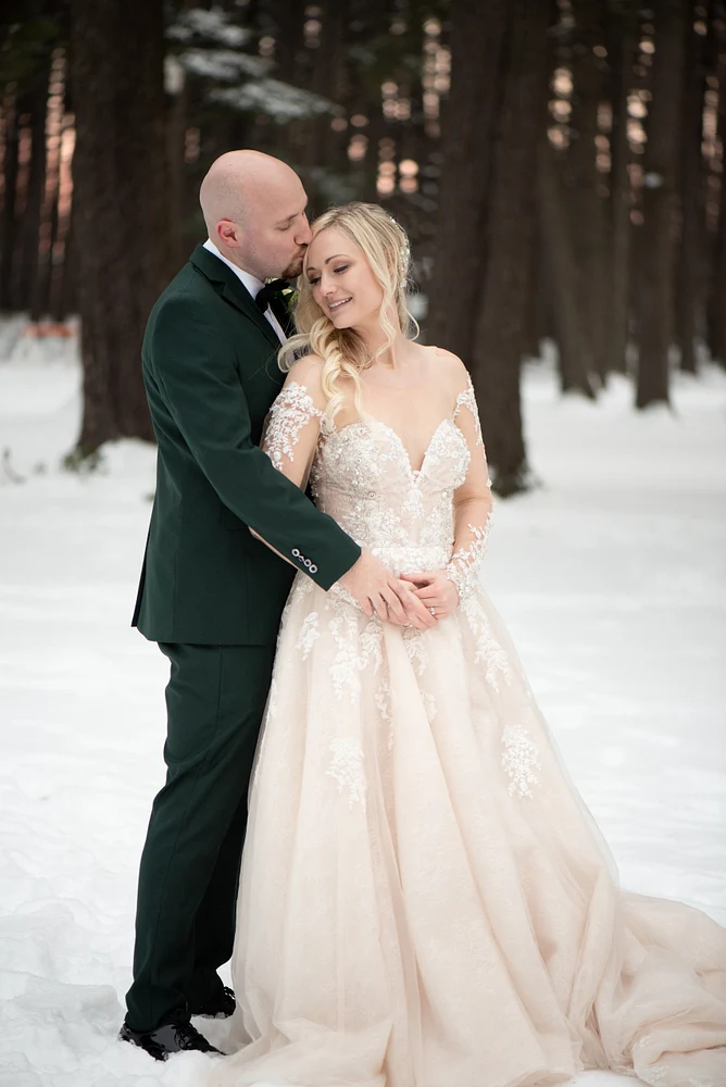 Romantic Winter Wedding in Wisconsin: Capturing Love in the Snow