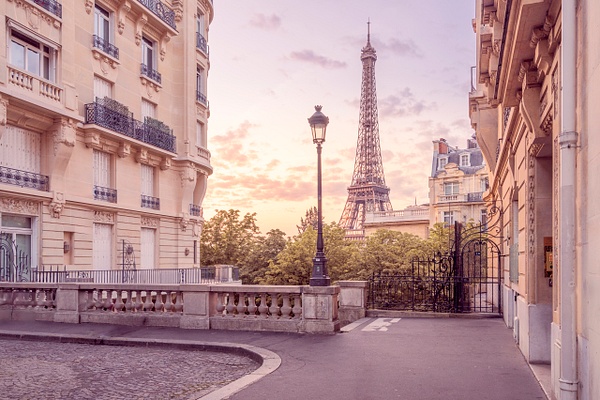 Paris Photography, Eiffel Tower at Dawn - Terje Svendsen 