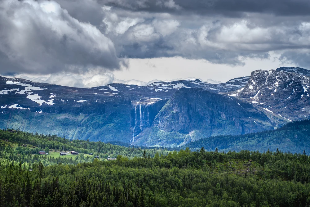 Fra lykkja mot Hydnefossen