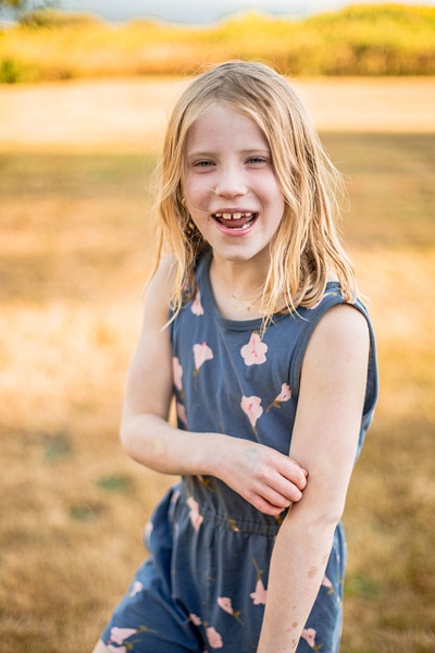 Child Portrait in a Field Near Washington DC - Connor McLaren Photography 