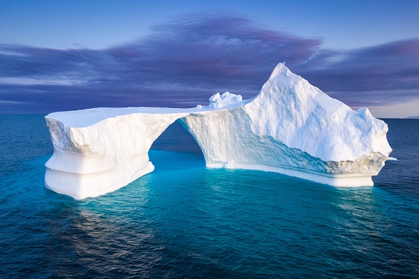 Icebergs-25,-Disko-Bay,-Greenland - IAN PLANT 