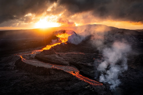 Volcano-77,-Geldingadalir,-Iceland - IAN PLANT 