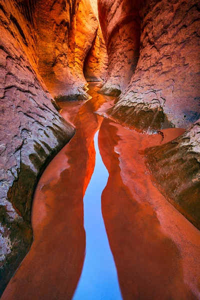 Slot-canyon-in-West-Canyon-4,-Glen-Canyon-National-Recreation-Area,-Arizona - IAN PLANT