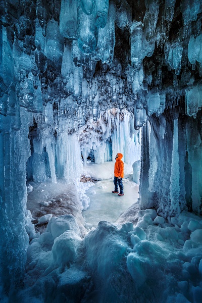 Grand-Island-ice-caves-43,-Lake-Superior,-Hiawatha-National-Forest,-Michigan,-USA - IAN PLANT 