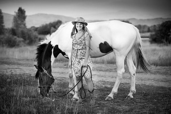 girl with horse black &amp; white - Flo McCall Photography