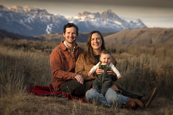 autumn family portrait with Teton View - Flo McCall Photography 