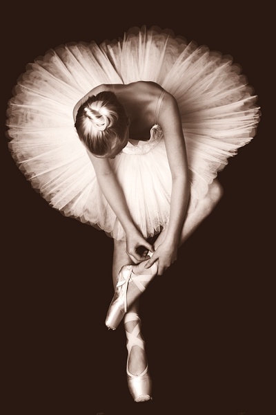 ballerina in sepia - Flo McCall Photography 