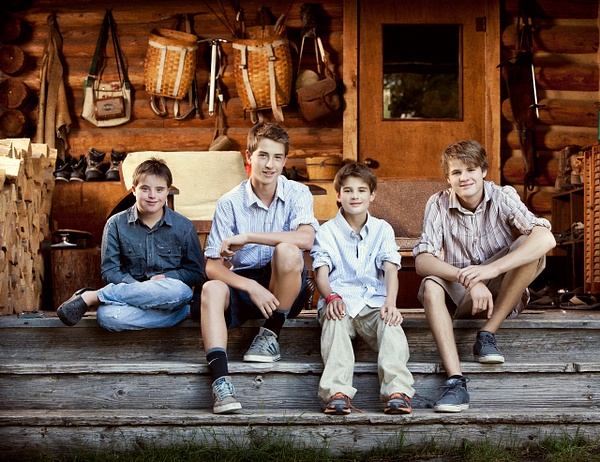 four kids on porch - Flo McCall Photography 