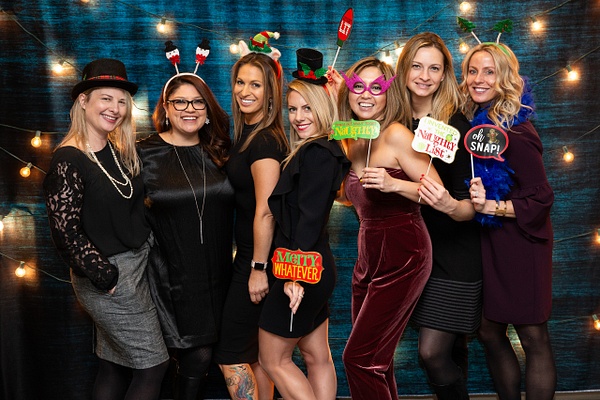events-20-women holiday party - SeanKennedy 