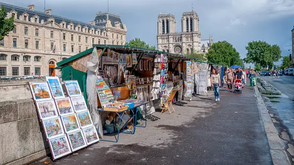 Bouquinistes by DanGPhotos