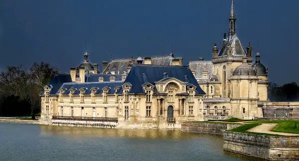 Château de Chantilly by DanGPhotos