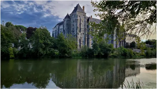 Abbaye De Solesmes by DanGPhotos