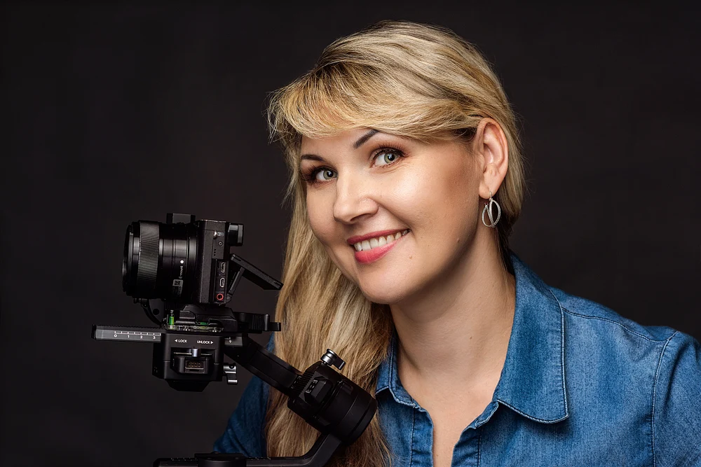 Professional Female Video Maker