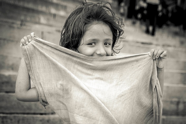 Girl in Varanasi - Patricia Solano