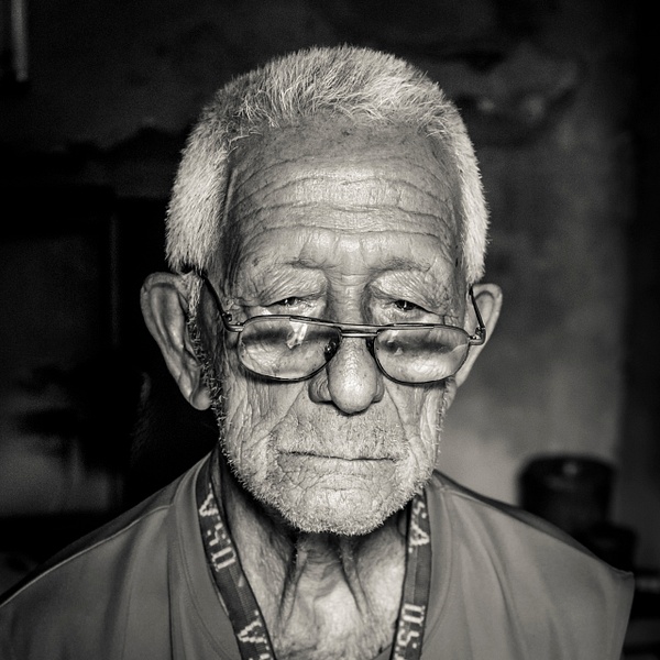 Old man in Camaguey - Patricia Solano