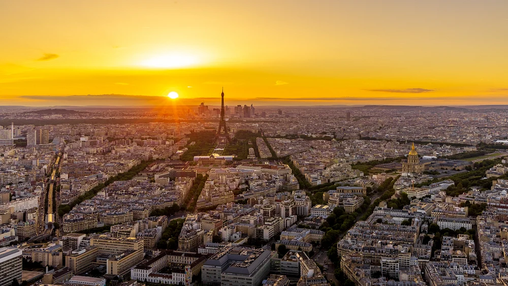 Stunning Paris Sunset Panorama with Eiffel Tower and Les Invalides
