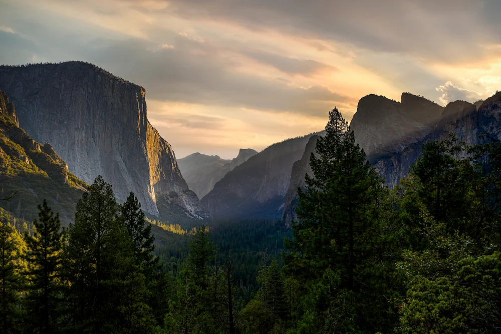 Tunnel View Sunrise - Yosemite National Park