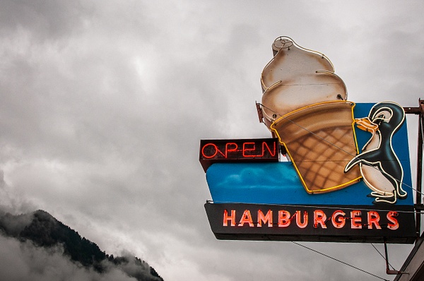 Cascade Locks-Hamburgers - Candid/Street/Still Life - Jim Rothenberg