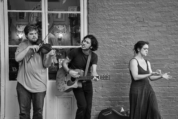 Buskers-New Orleans - Black and White - Jim Rothenberg