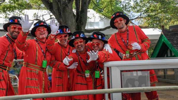 20190928-Beefeaters at the finish - Heather Morrison Photography