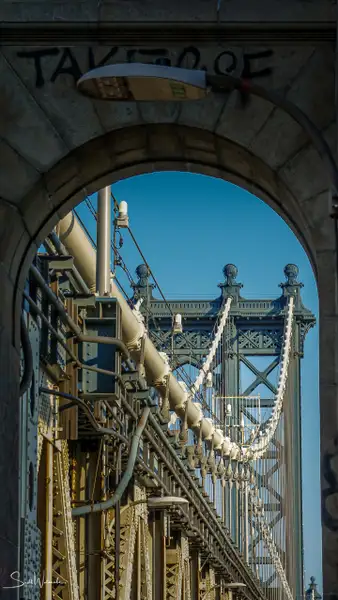 Manhattan Bridge Entrance Close Up by ScottWatanabeImages