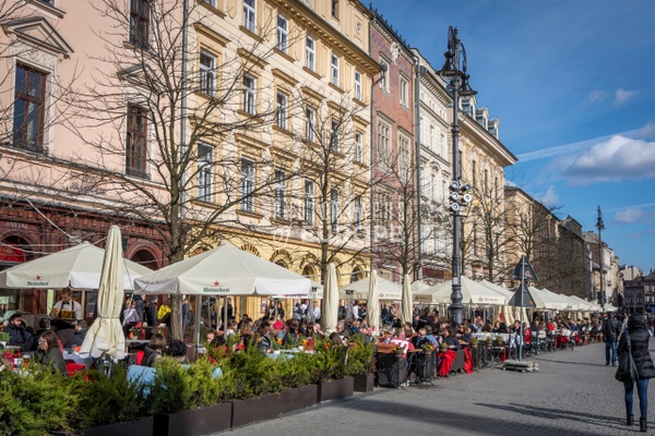 Restaurants-in-main-market-square-Krakow-Poland - Photographs of Europe 