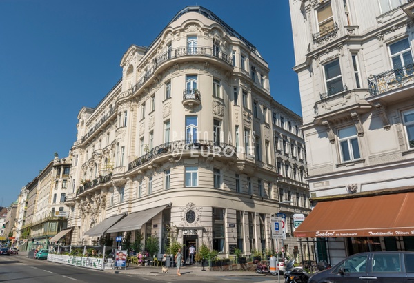 Art-Nouveau-buildings-in-Linke-Wienzeile-Vienna-Austria - Photographs of Europe 
