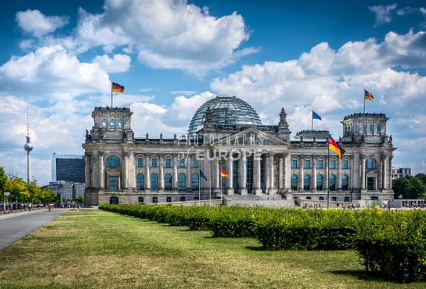 The-front-facade-Reichstag-Building-Berlin-Germany - Photographs of Europe 