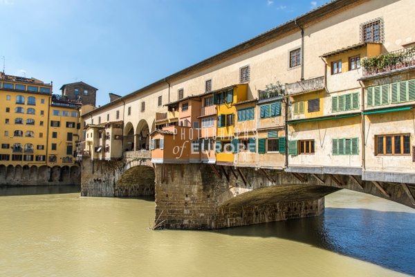 Ponte-Vecchio-Bridge-Florence-Italy-2 - Photographs of Florence and Pisa, Italy.