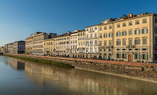 Grand-houses-River-Arno-Florence-Italy - Photographs of Florence and Pisa, Italy.