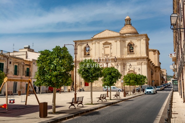 Grand-church-Ragusa-Sicily-Italy - Photographs of Sicily, Italy.