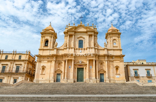 Noto-Cathedral-St-Nicholas-of-Myra-Sicily-Italy-2 - Photographs of Europe