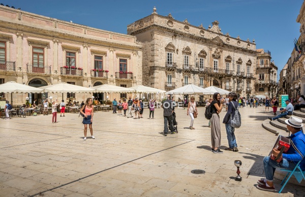 Piazza-del-Duomo-Town-Hall-Syracuse-Sicily-Italy-3 - Photographs of Europe 
