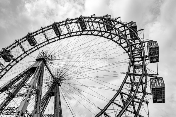 Viennese-Giant-Ferris-Wheel-Vienna-Austria - Photographs of Europe