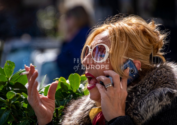 Italian-woman-on-phone-Sorrento-Italy - Photographs of Europe 
