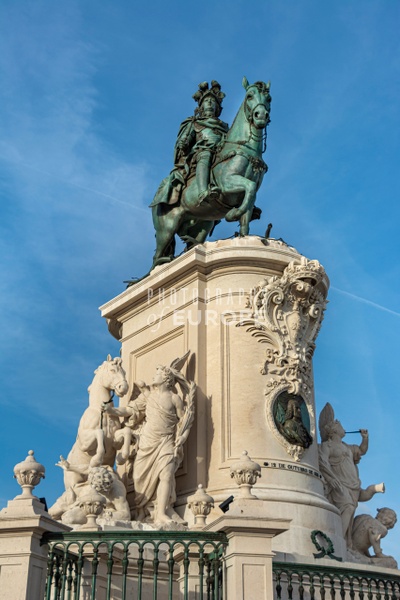 Equestrian-statue-of-D-José-I-Lisbon-Portugal - Photographs of Europe 
