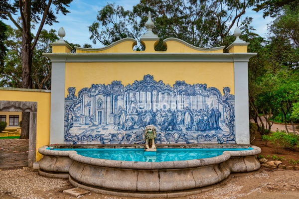 Fountain-with-Azulejos-in Parque-Marechal-Carmona-Cascais-Portugal - Photographs of Lisbon and Cascais, Portugal. 