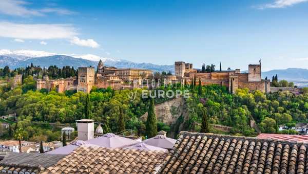 Alhambra-Palace-and-mountains-Granada-Spain - Photographs of Europe 
