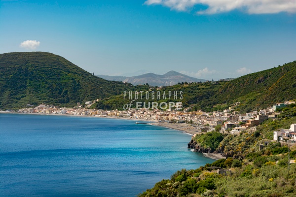 Small-town-Lipari-Aeolian-Islands-Italy - Photographs of the Aeolian Islands, Italy 