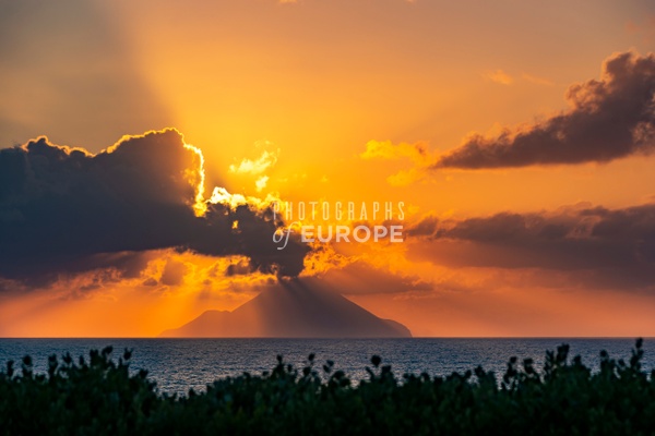 Sunset-over-Salina - Photographs of Europe 