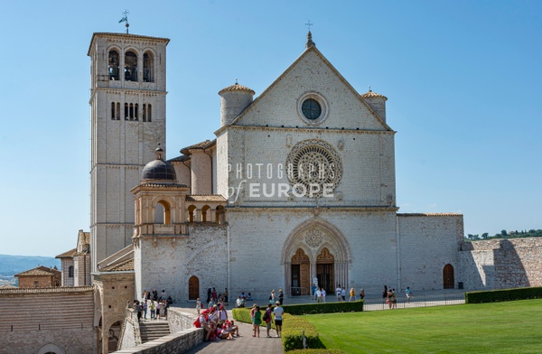 The-Basilica-of-Saint-Francis-of-Assisi-Umbria-Italy - Photographs of Europe