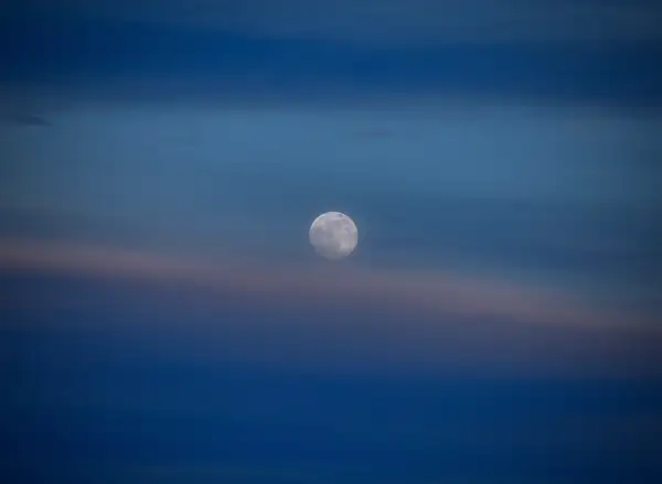 Super Moon by Oscar Flint