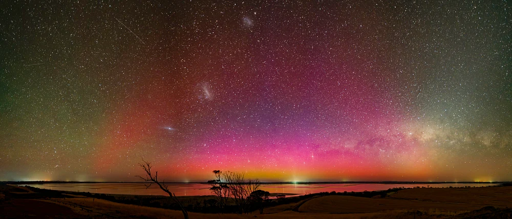 7_97x42Lake Dumbleyung  Aurora $180