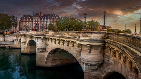 Panorama d'une heure dorée sur le Pont Neuf - Paris - Théo Castillon Photographie