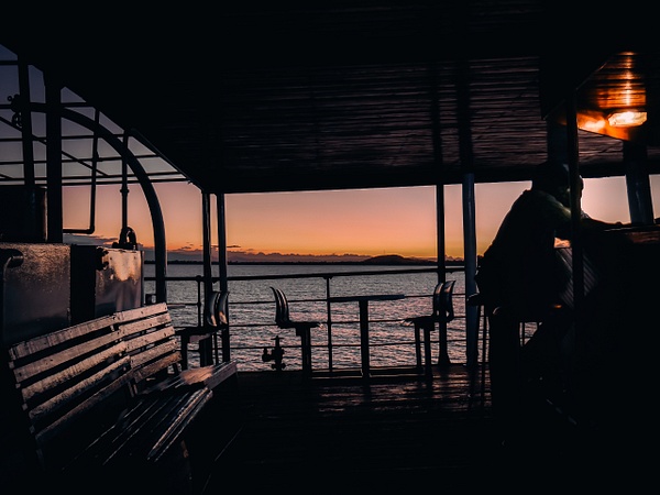 Fin de journée en ferry - Oriane Baldassarre Photographie