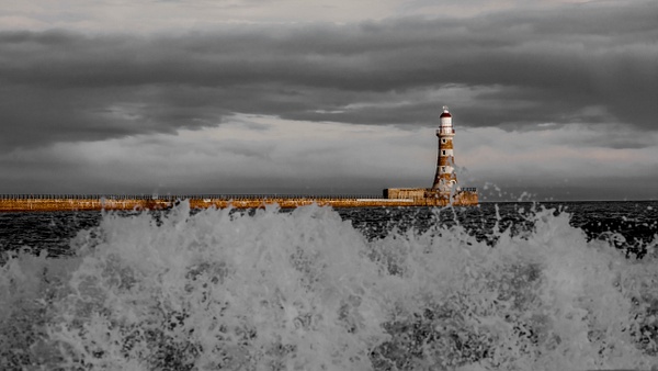Roker Lighthouse - Portfolio of miscellaneous fine art photography images of Northeast UK