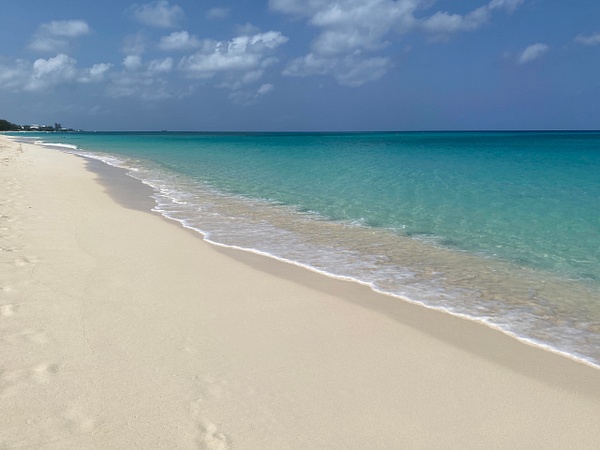 Seven Mile Beach - Cayman Islands - thehaplessphotographer