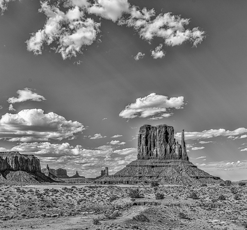 Monument Valley_Mono_Full_D851294-copy