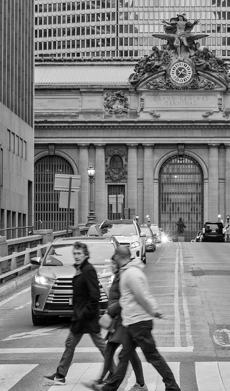 Crossing Park Ave_D855628