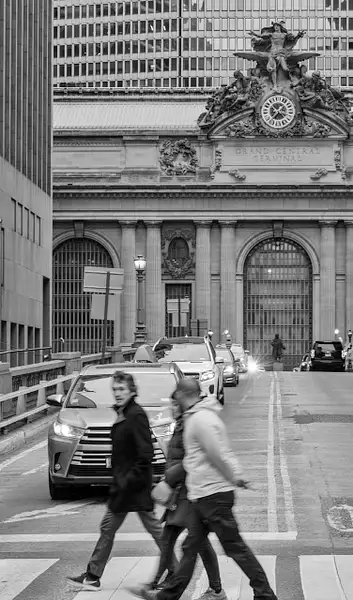Crossing Park Ave_D855628 by NormSolomon